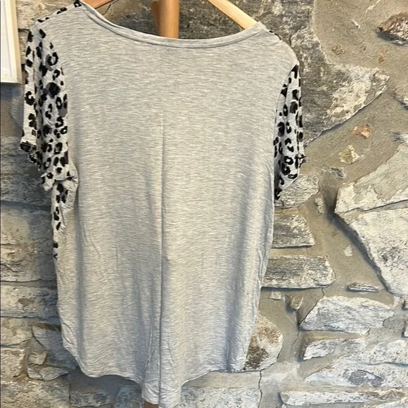 Leopard Print Top - Picture 2 of 7